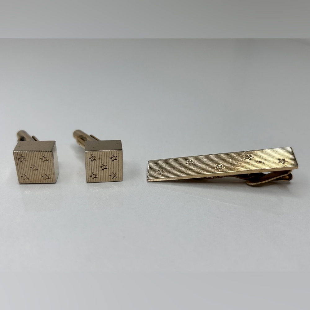 Tie Bar Clip Gold Tone Ridges Stars with Matching Cufflinks